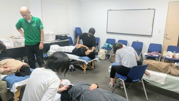 指圧マッサージ　スクール