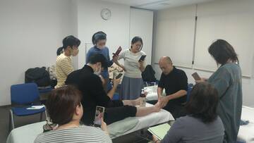 フットマッサージ